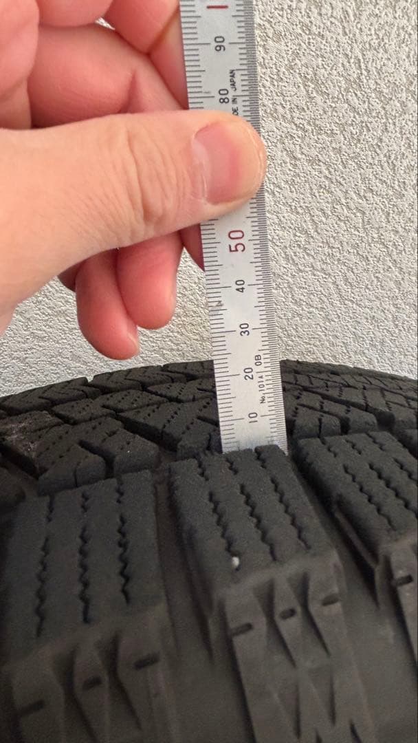 215 65 R16 VRX2 アルファード　スタッドレス