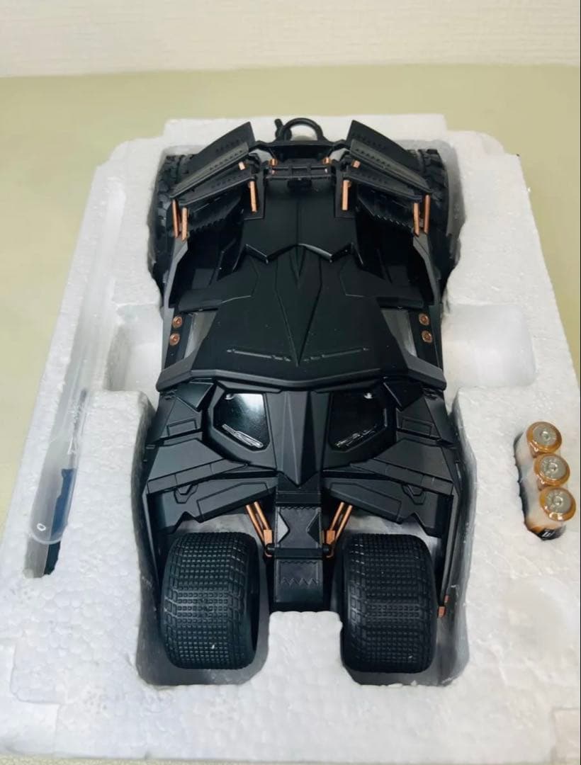 バットモービル　タンブラー ダークナイト　トリロジー DC 1:24合金製モデル