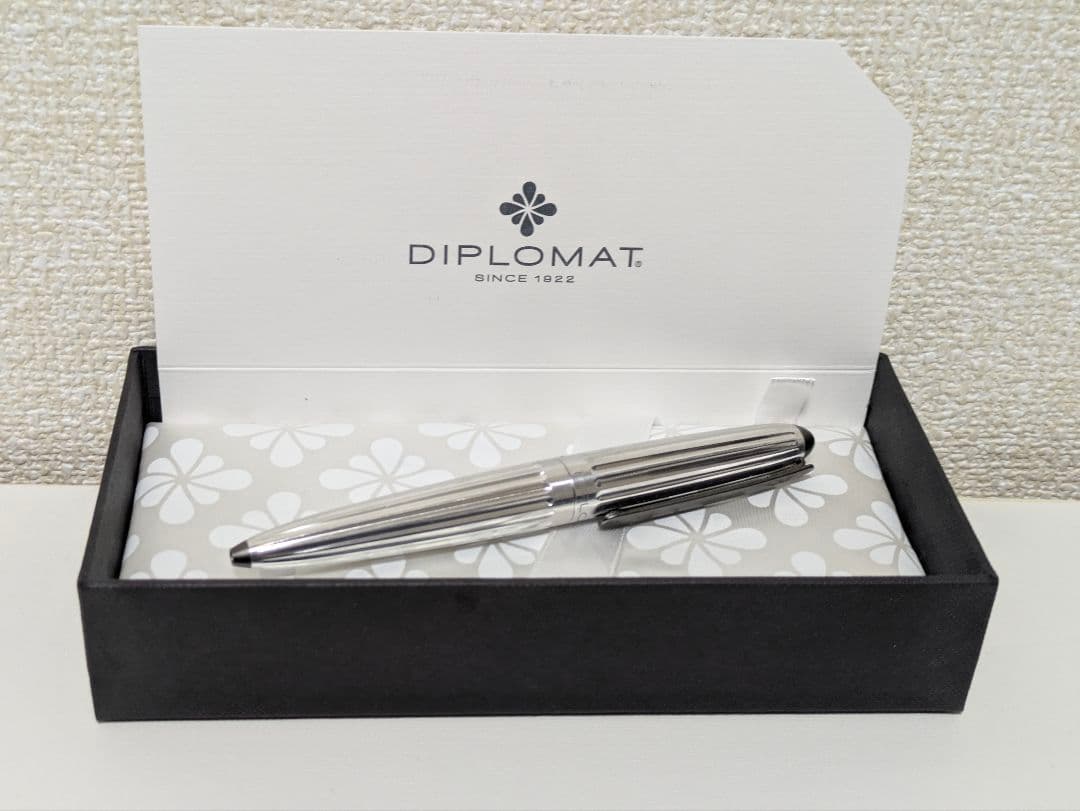 DIPLOMAT AERO(アエロ)ボールペン マットシルバー