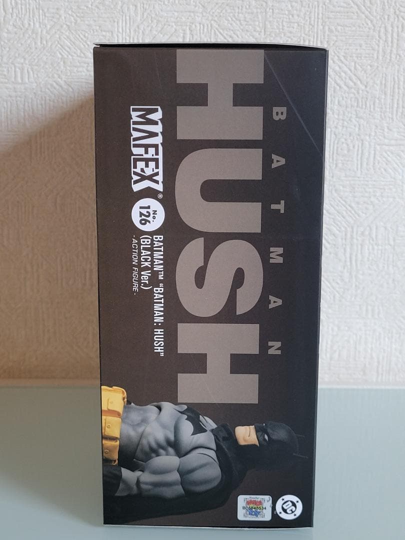 MAFEX バットマン HUSH ブラックVer. アクションフィギュア 新品