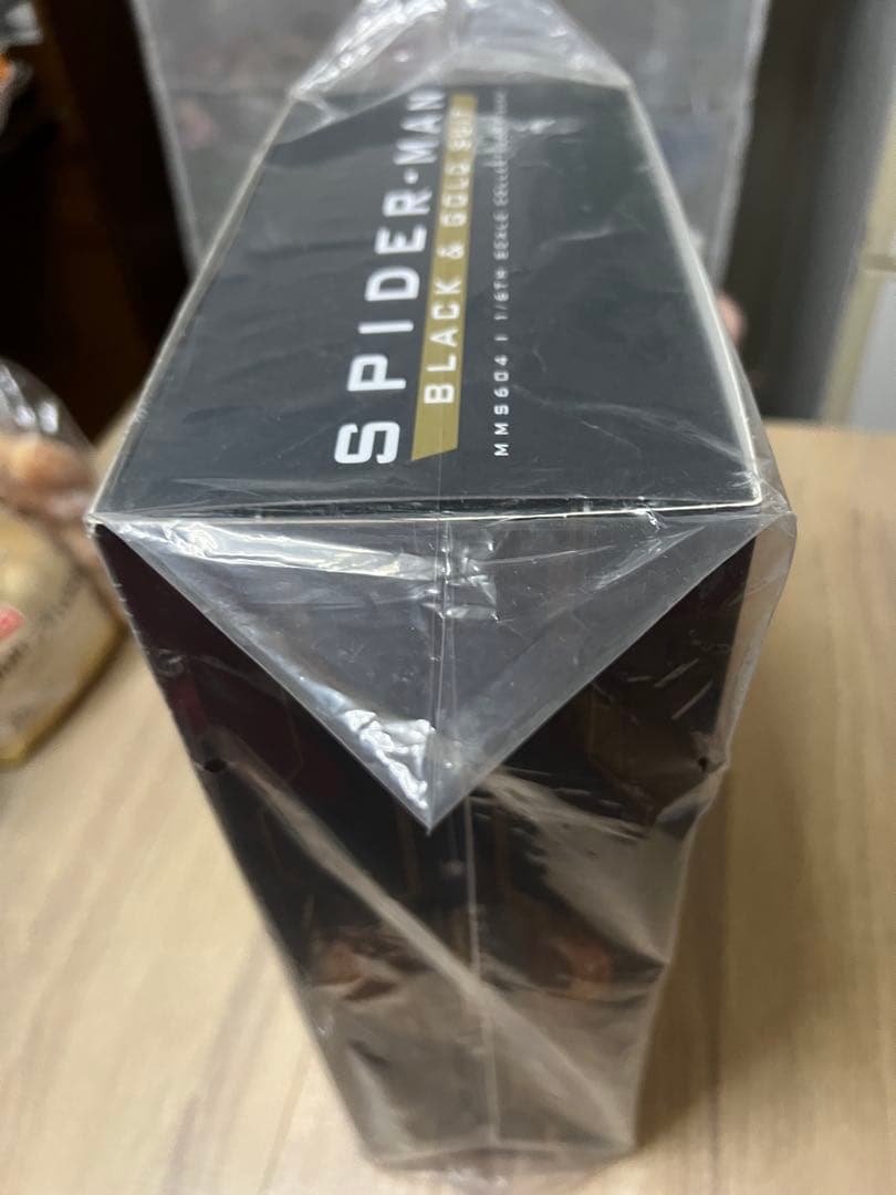 ホットトイズ　スパイダーマン ブラック＆ゴールドスーツ 1/6スケール