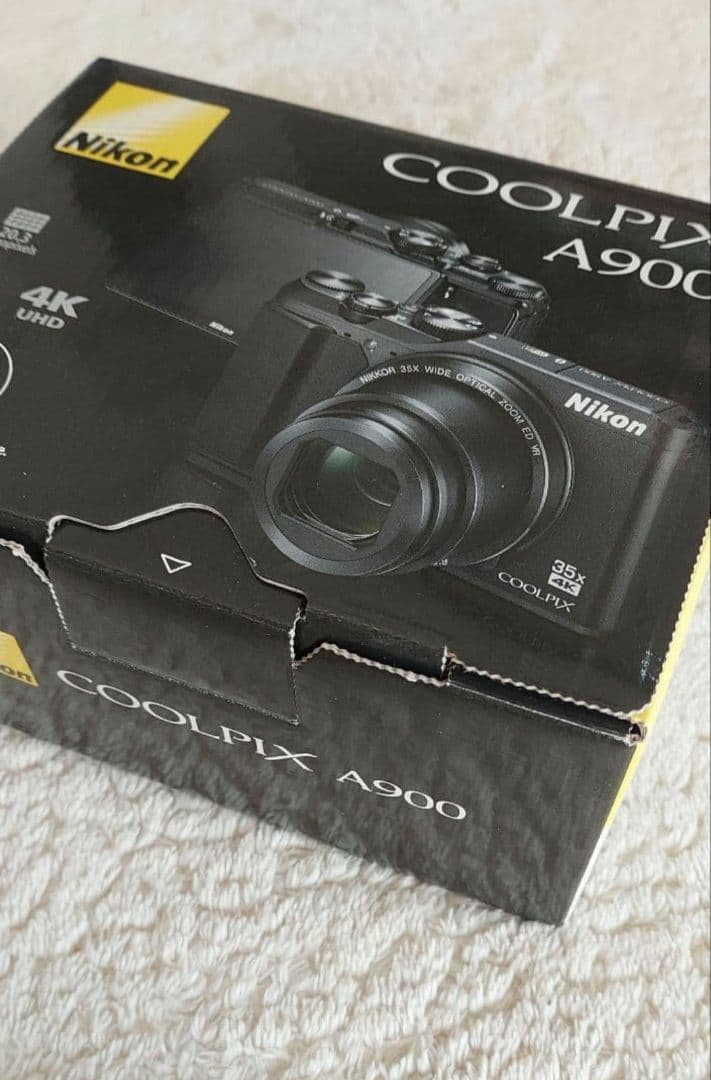 Nikon COOLPIX A900 本体と付属品