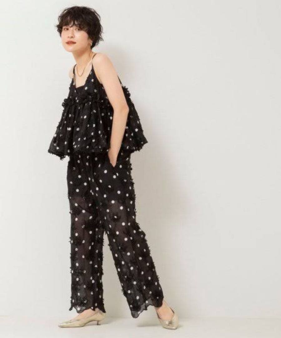 crinkle crinkle crinkle 3Dエンブロイダリードットキャミ