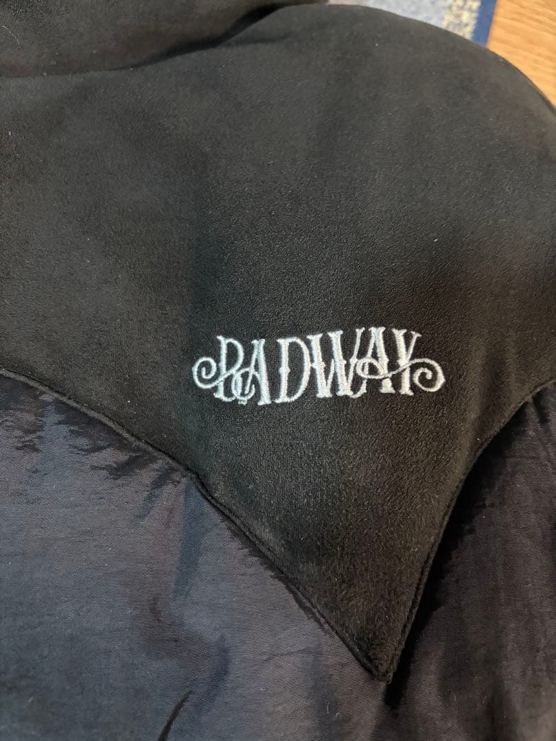 BADWAYブラックダウンジャケット