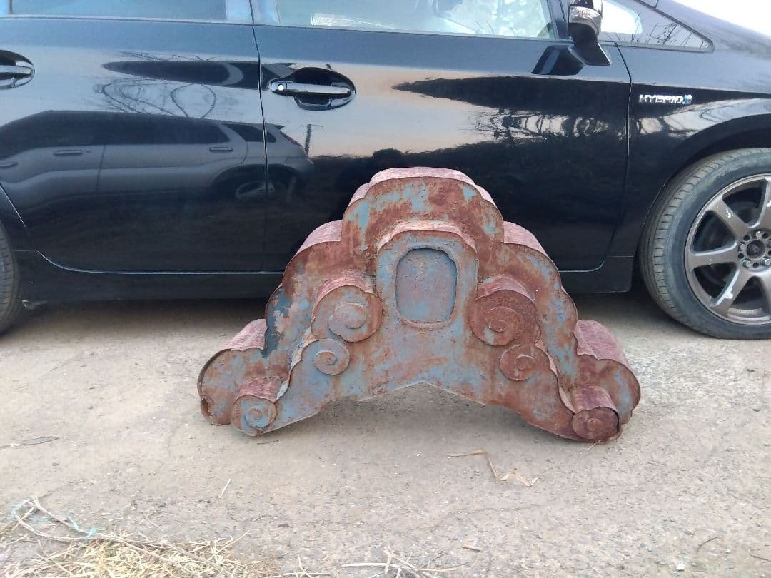 ♪昔のブリキ製の鬼瓦 93✕47✕25 いたみ、錆