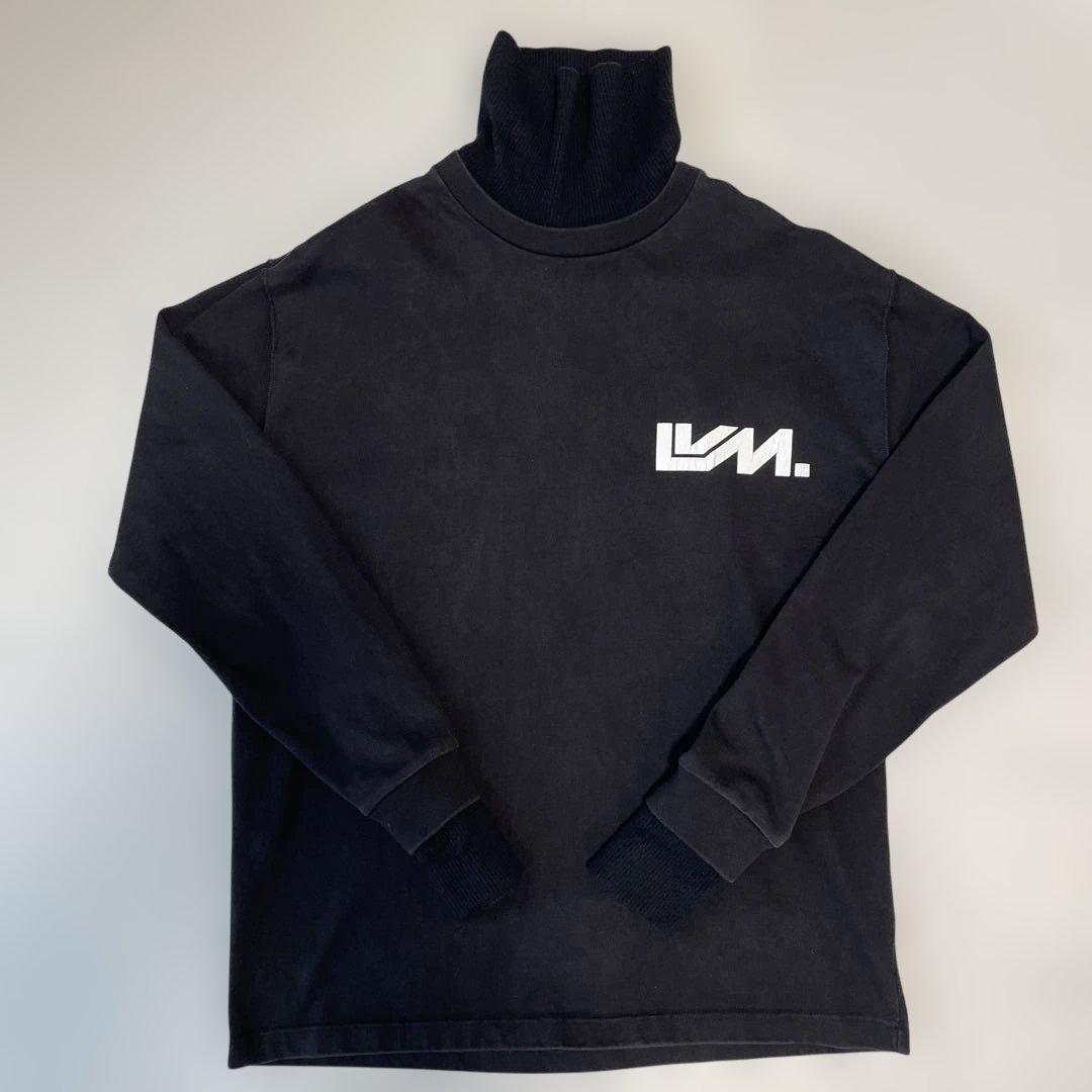 ブラックタートルネックトレーナー