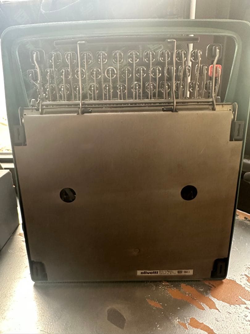 Olivetti Lettera 32 緑色 タイプライター