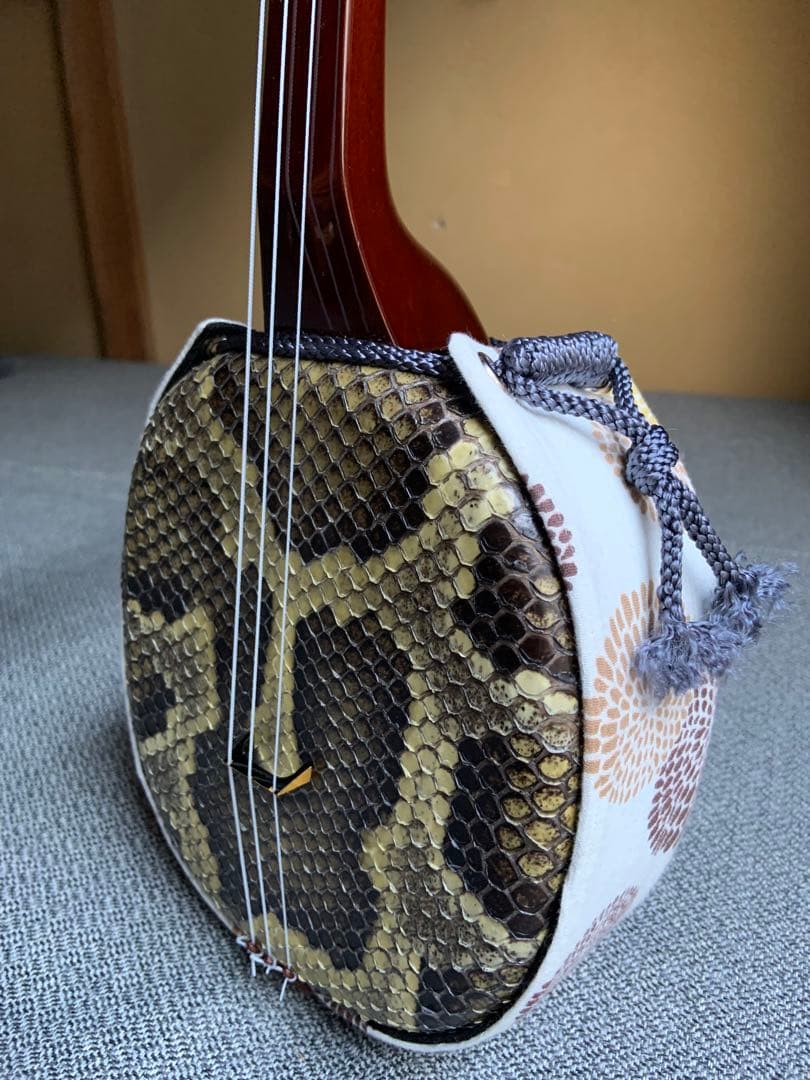 沖縄三線　知念大工型　ゆし木実　スンチー塗り