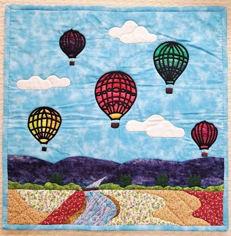 ハンドメイド　パッチワークタペストリー(熱気球)