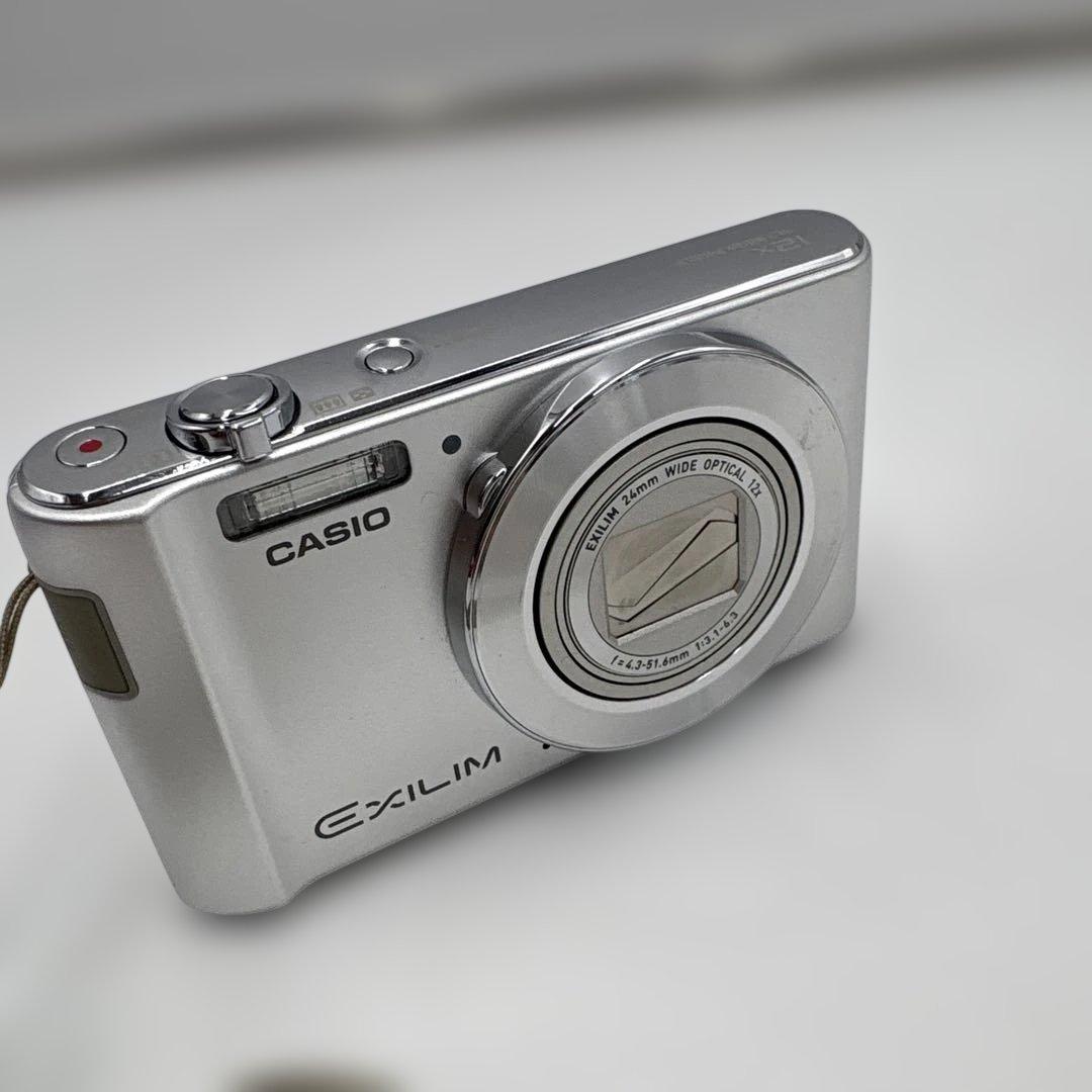 【美品】CASIO EXILIM EX-ZS240 デジカメ 光学12倍ズーム