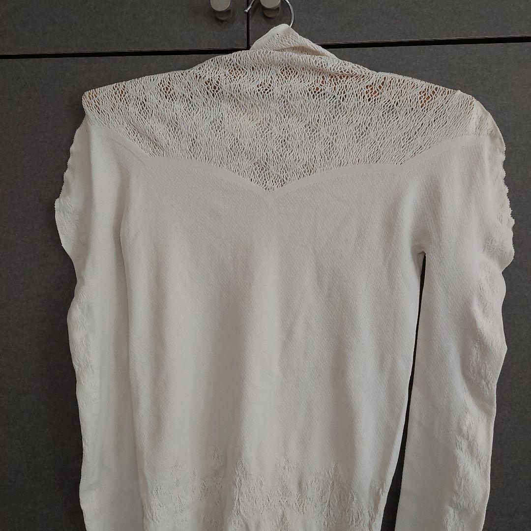 チャコットのハイネックノーソイングトップス