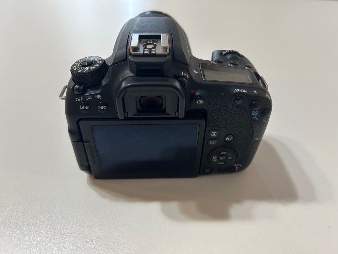 Canon EOS 9000D デジタル一眼レフカメラ