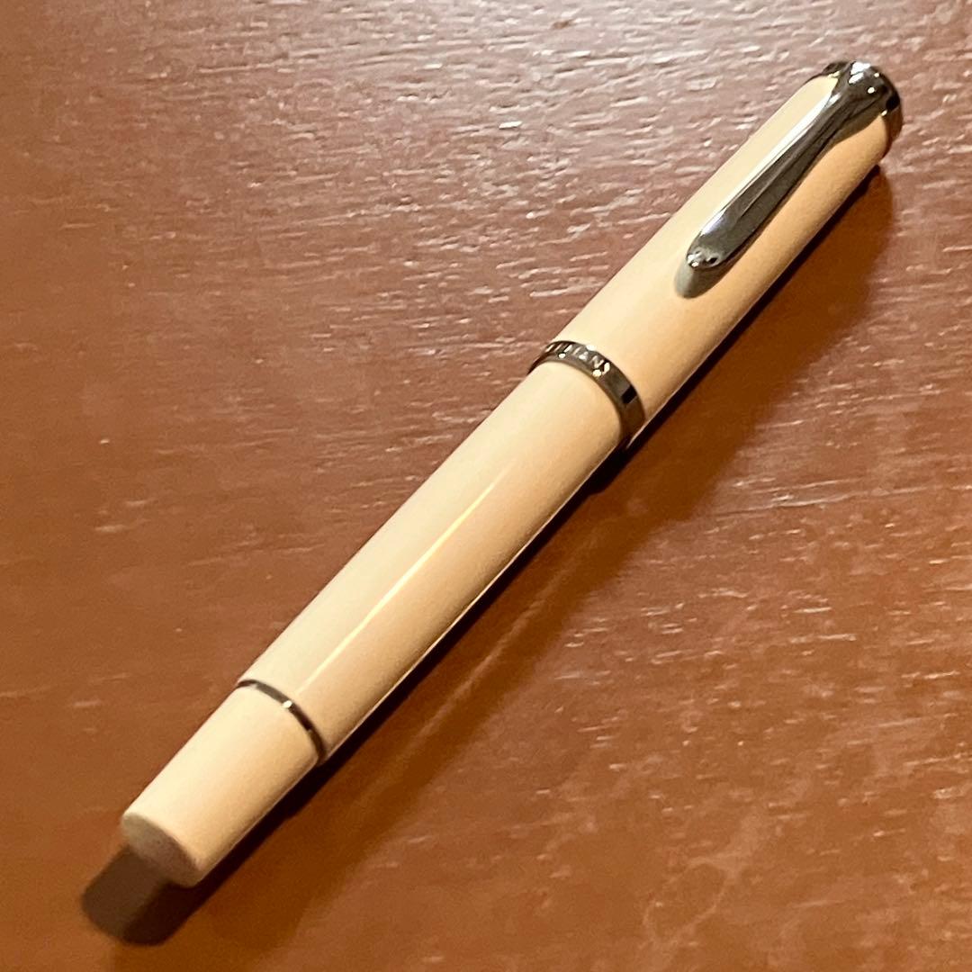 Pelikan 万年筆 M205 ホワイト 中古品