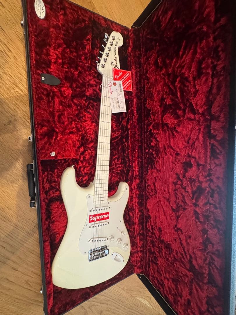 Supreme ストラトキャスタータイプ エレキギター