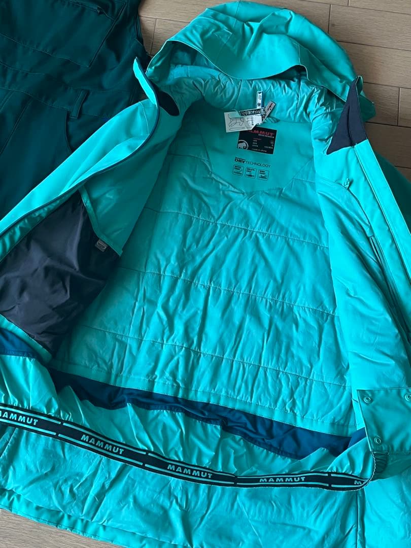 MAMMUT ジャケットとBurtonビブパンツ Sサイズ　スキーウェア