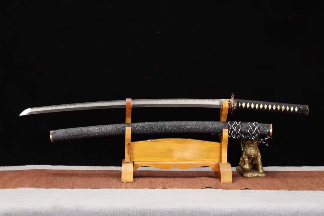 【武士一金の菊】 武具　刀装具　日本刀　模造刀 居合刀