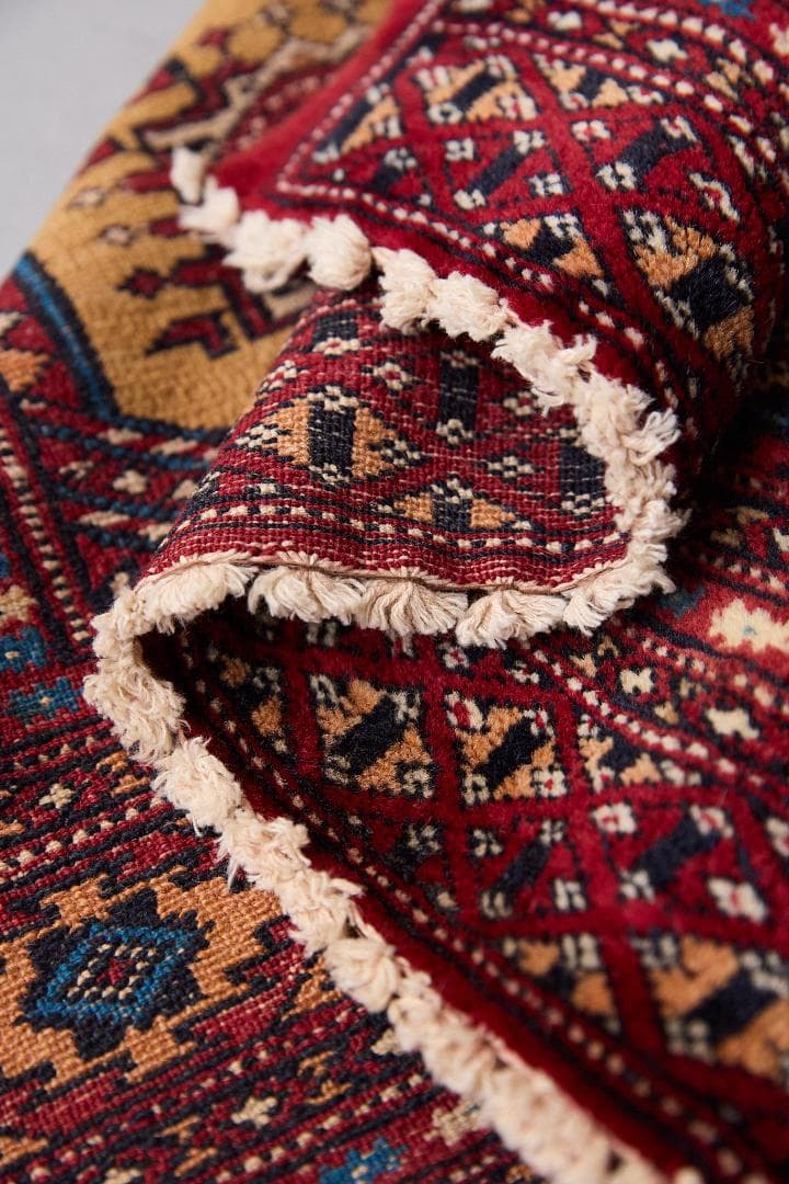 ヴィンテージラグ　トライバルラグ　パキスタン産（118×83cm）赤　ベージュ