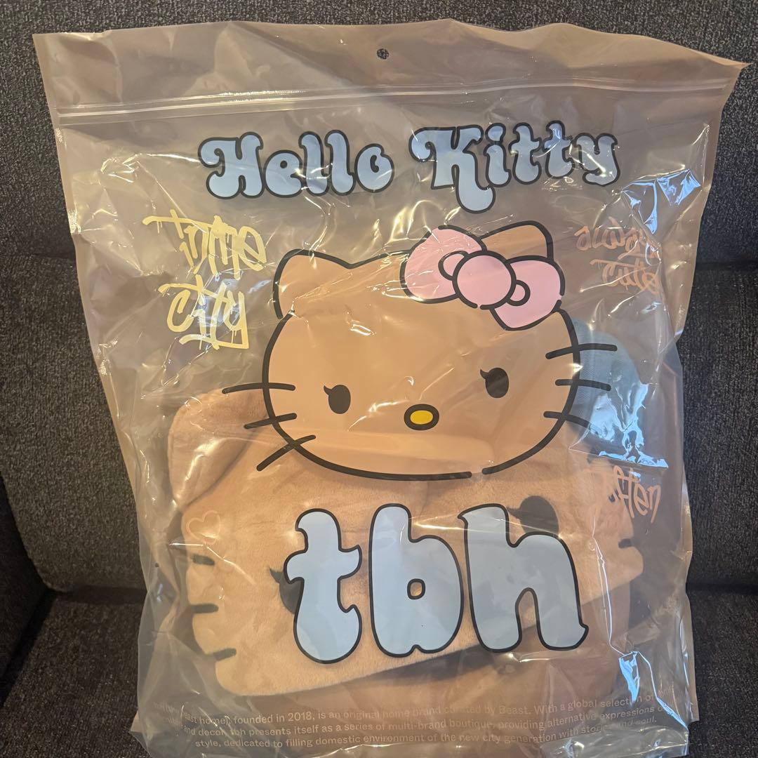 【海外限定 新品】 Hello Kitty ×TBH ネックピロー