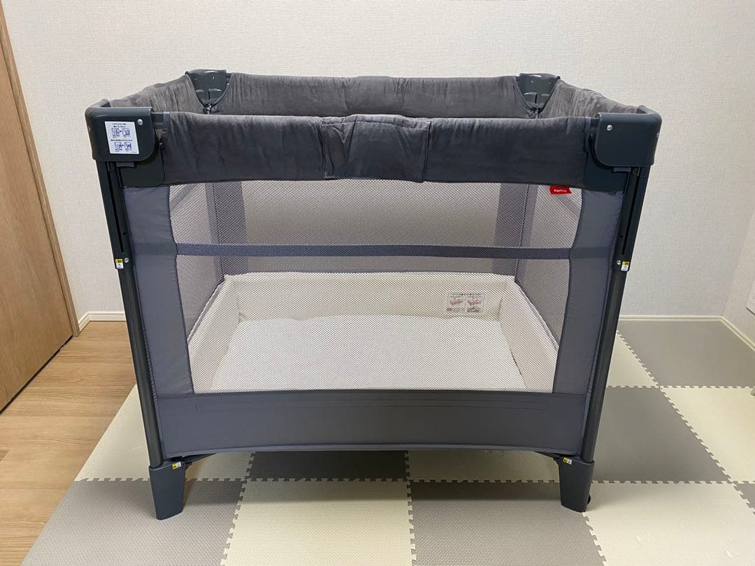 ★匿名配送★アップリカ　ココネルエアープラス　　グレー　ベビーベッド　折りたたみ
