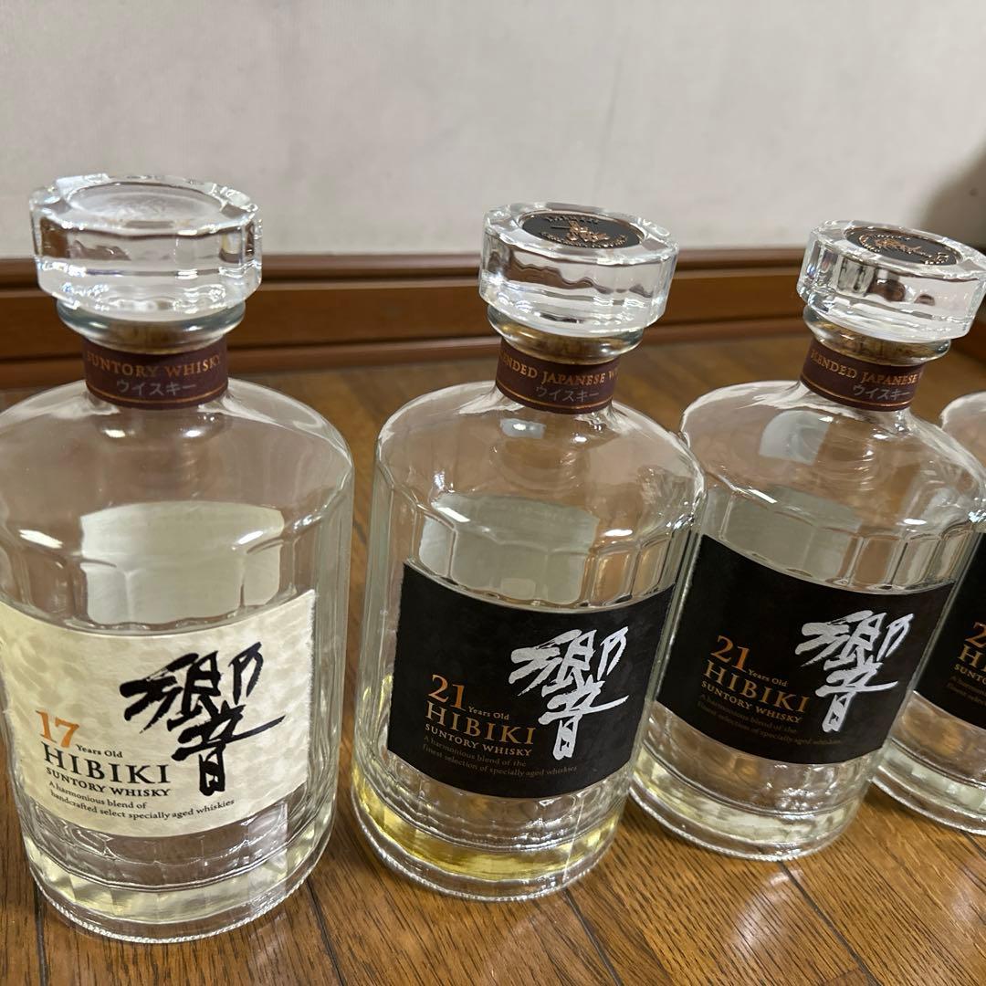 響21年空き瓶と響17年空き瓶