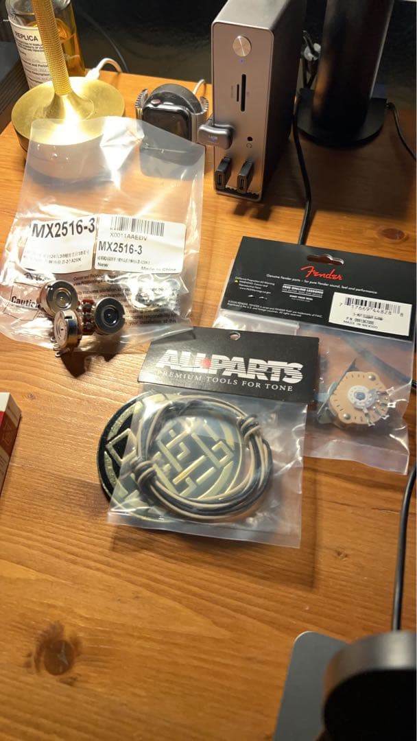 Fender Stratocaster コンポーネント