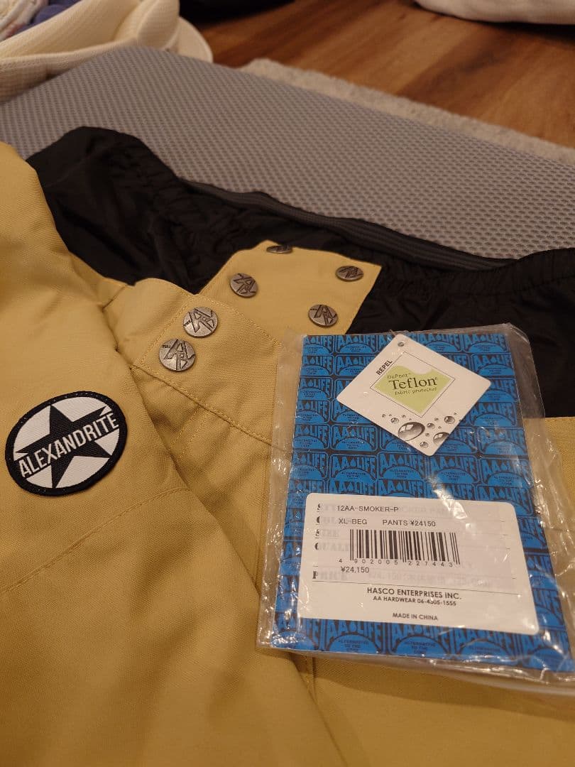 新品ダブルエー AA ALEXANDRITE スノーボードパンツ マスタード色？