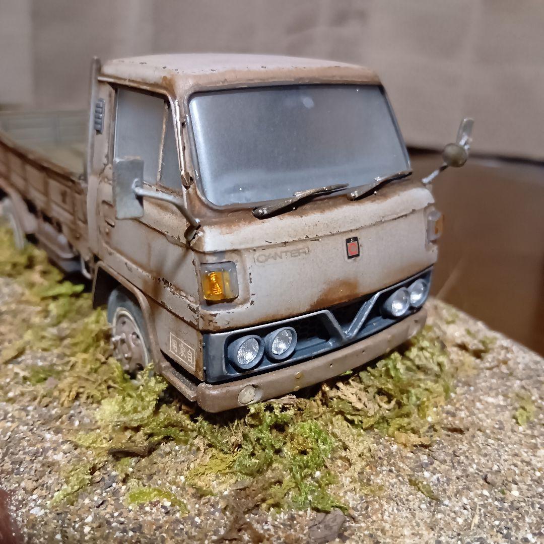 三菱ふそうキャンター1/32完成品。