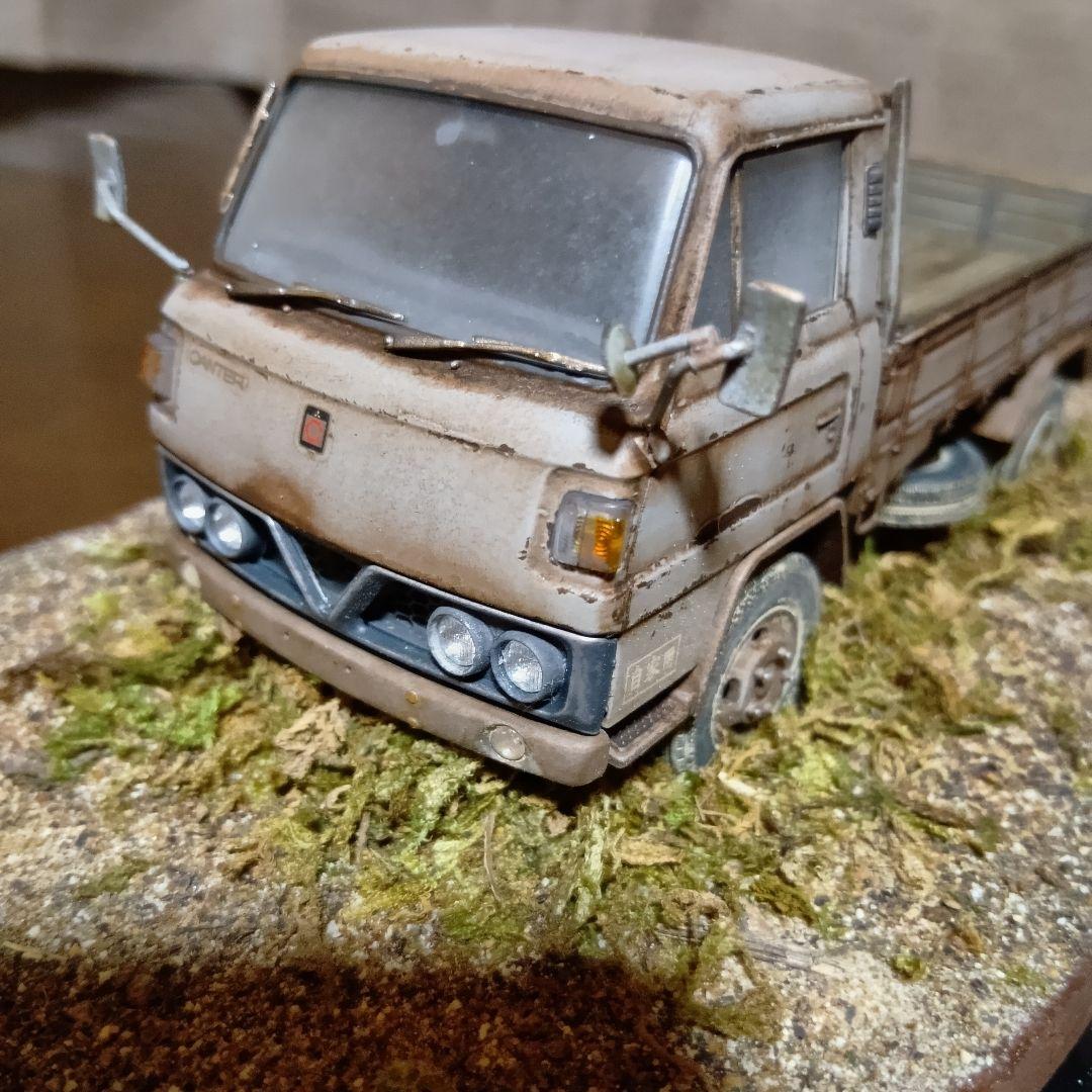 三菱ふそうキャンター1/32完成品。