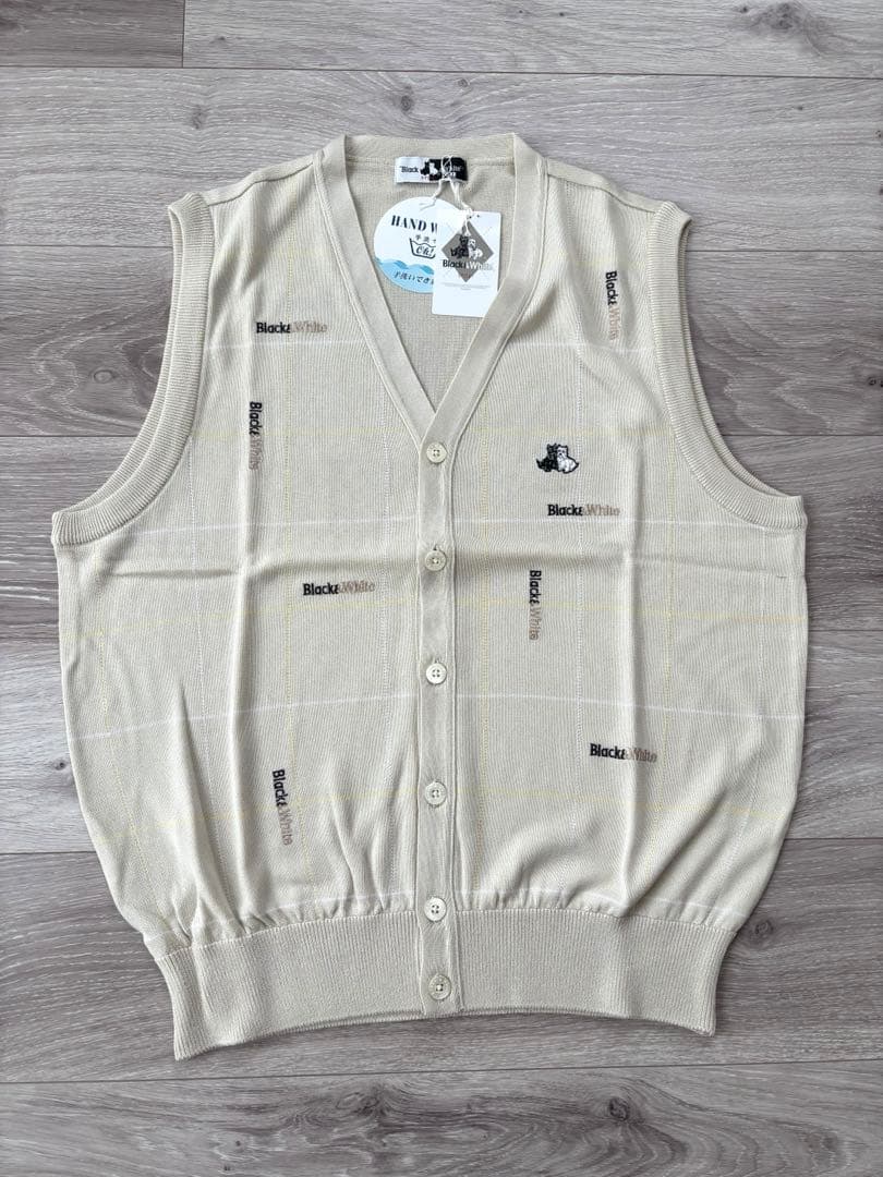 Black & White Vネック ベスト 新品未使用