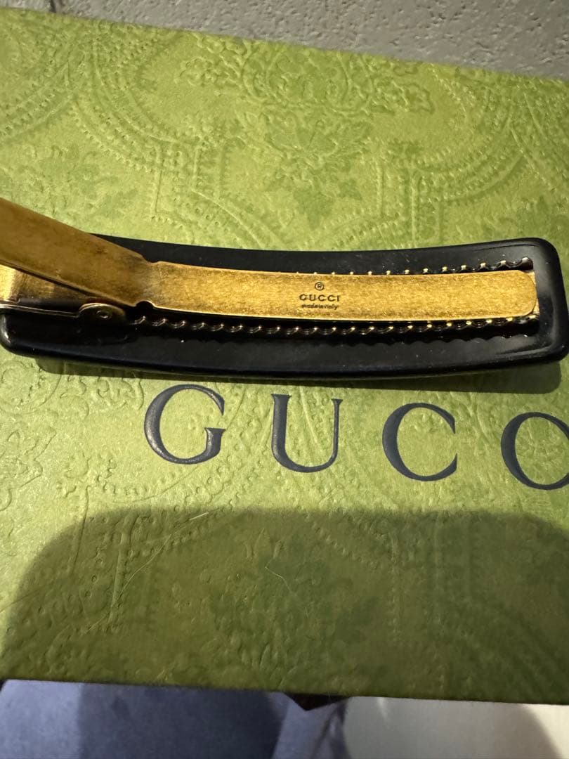 GUCCI ストーン装飾 ヘアクリップ