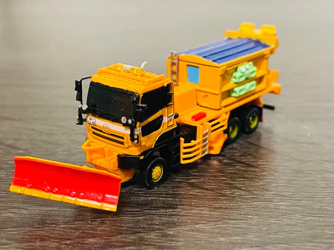 1/150 トミーテック　トラックコレクション改造品　凍結防止剤湿塩式散布車