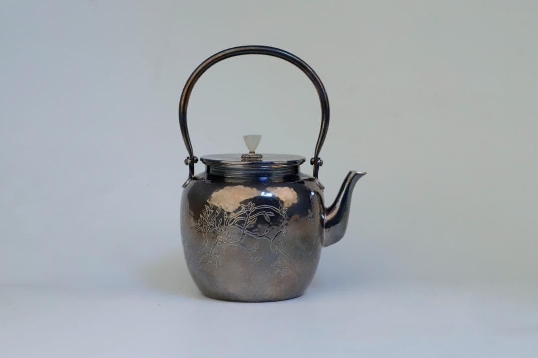 純銀製 竹梅牡丹彫 玉石湯沸 銀瓶 煎茶道具