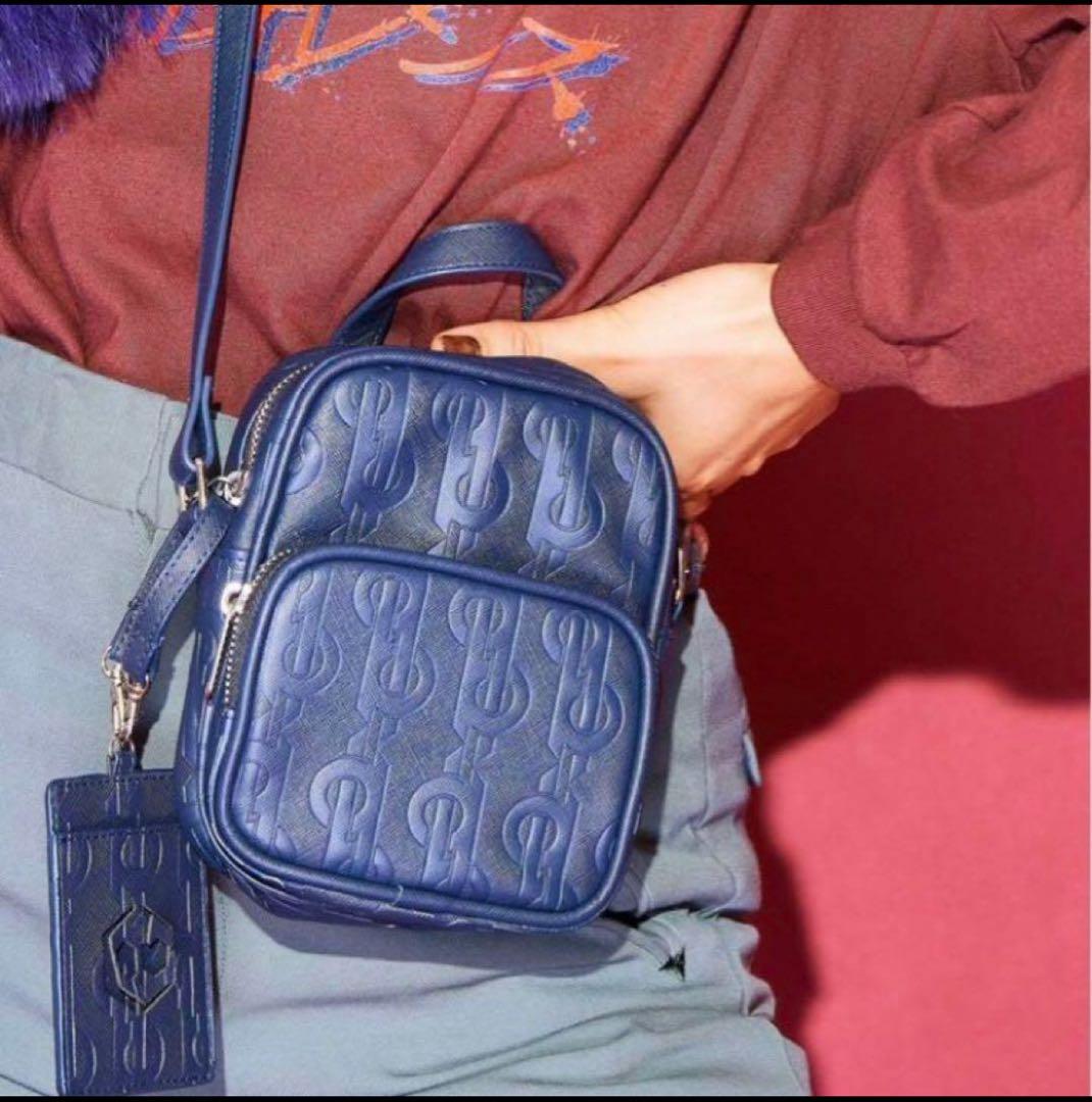 未開封　女王蜂 qb luxury Logo mini bag ショルダーバッグ