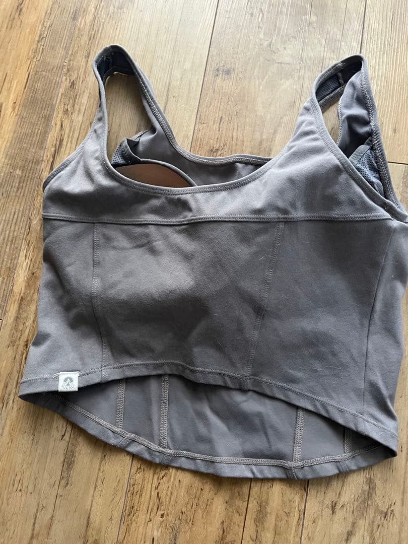 LAVA グレー ヨガウェアセット タンクトップとレギンス