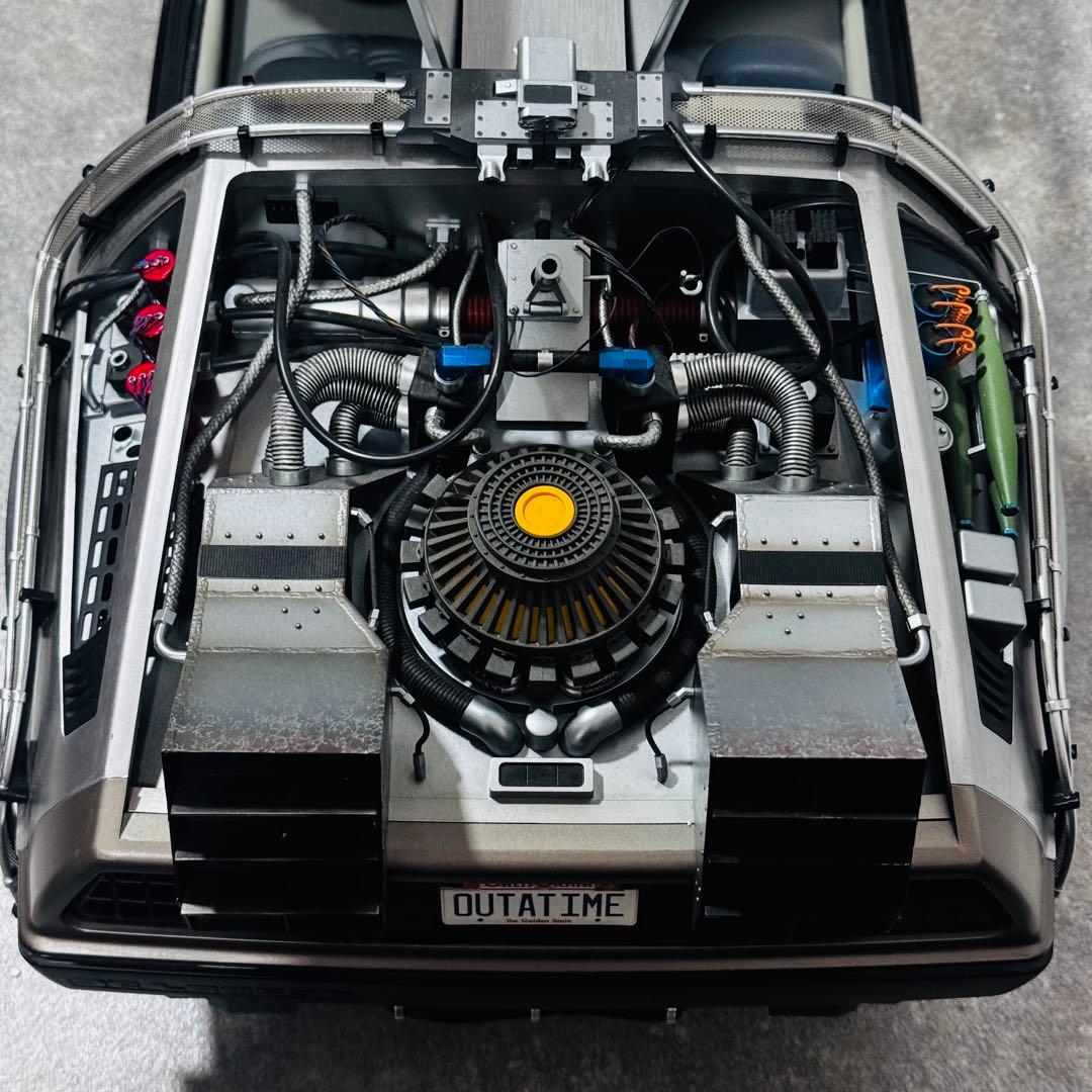 Hot Toys バックトゥザフューチャー Part1 デロリアン