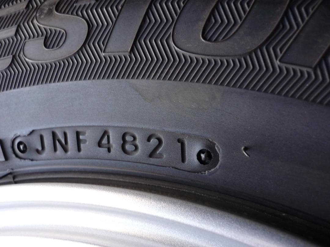 NV200にヴィセンテ+ブリジストン製VL-1 165/80R14スタッドレス