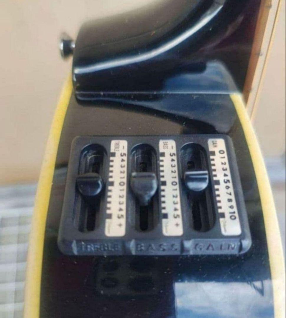 美品 Takamine 100シリーズ BK 型番不明 プリアンプ付きエレアコ