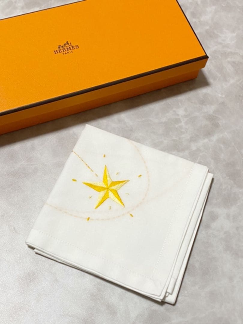 【新品未使用】HERMES ハンカチ コットン（星イエロー）