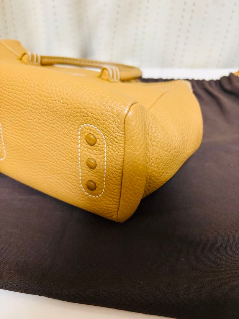 TOD'S　トッズ　レザーハンドバッグ　ベージュ　保存袋　カード　ハンドバッグ