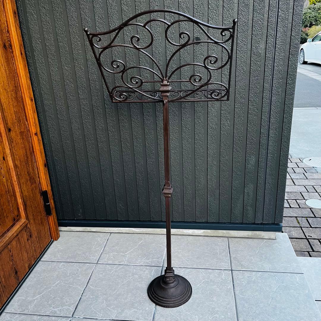 鉄製譜面台　アイアンスタンド　アンティーク　看板　メニュー　ディスプレイ