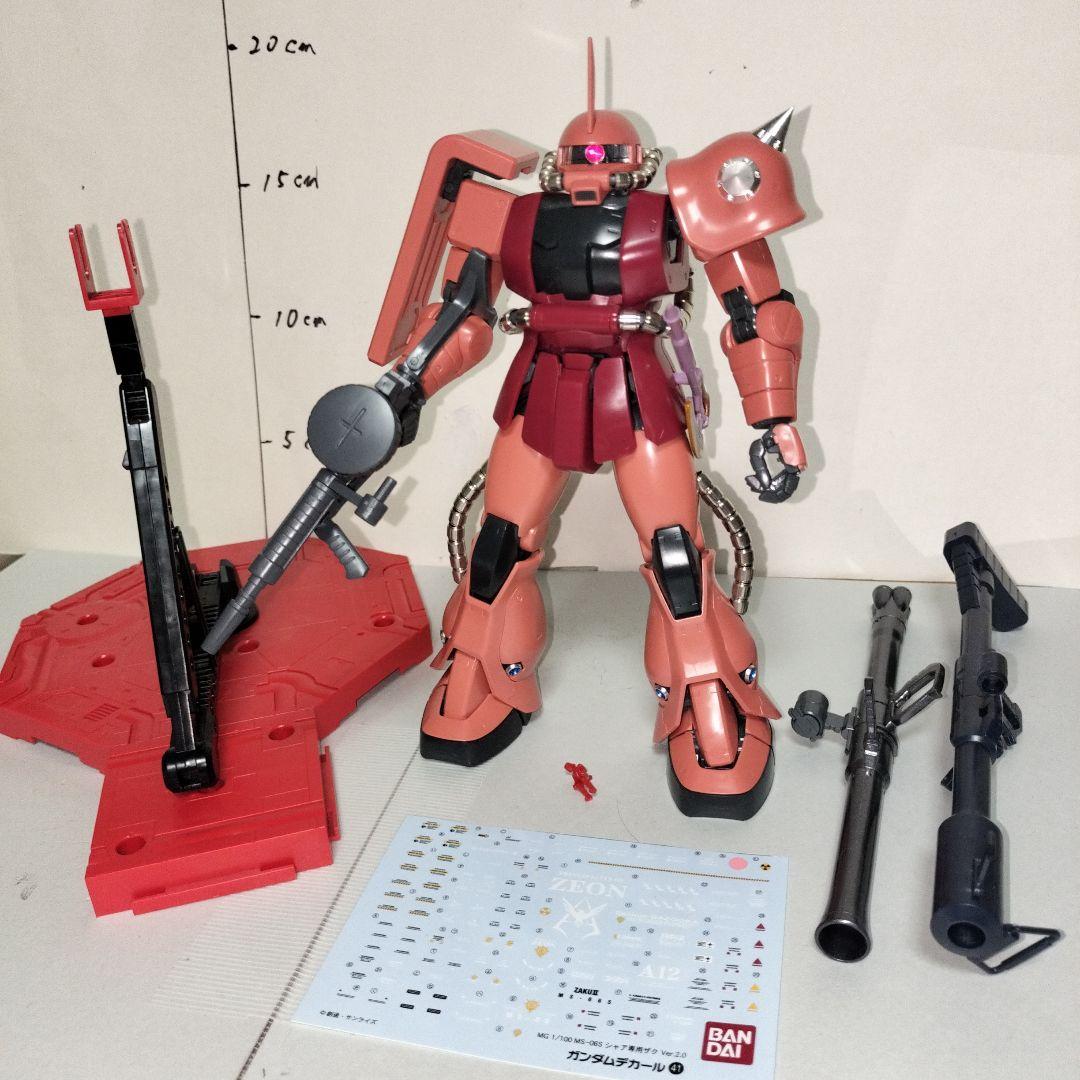 MG 1/100 シャア専用ザクⅡ ver2.0 塗装完成品 ガンプラ ベース付
