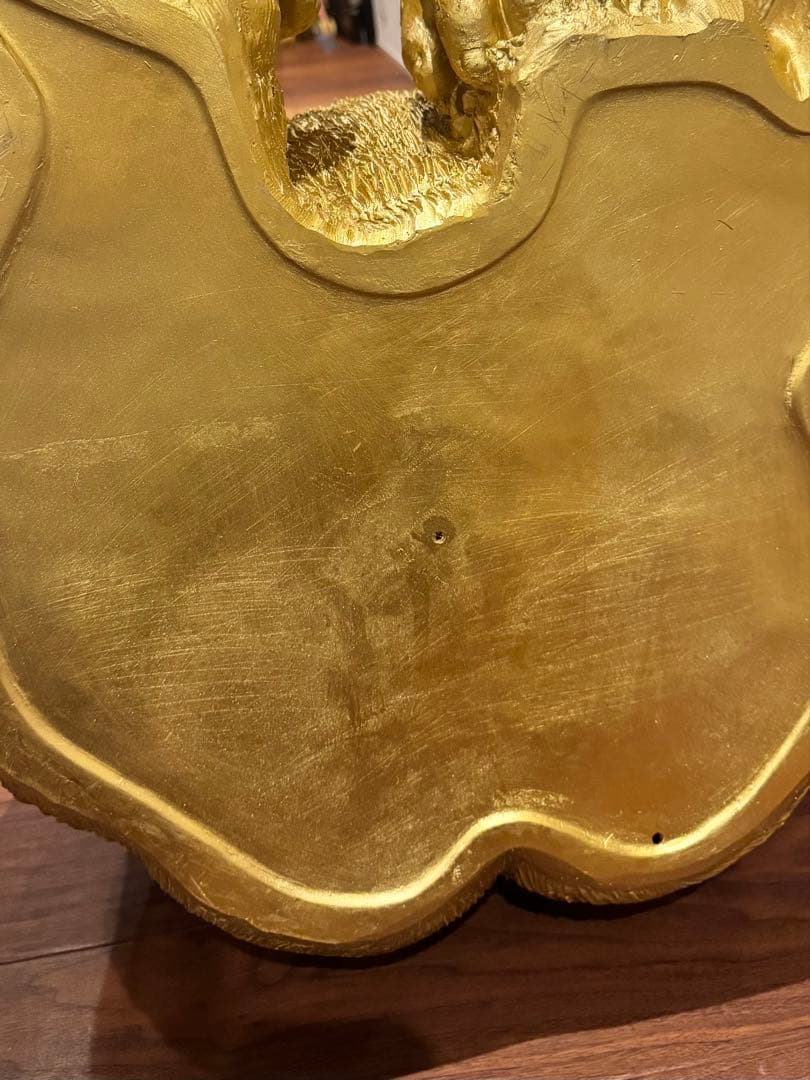 金色ゴリラの立体オブジェ 約60cm