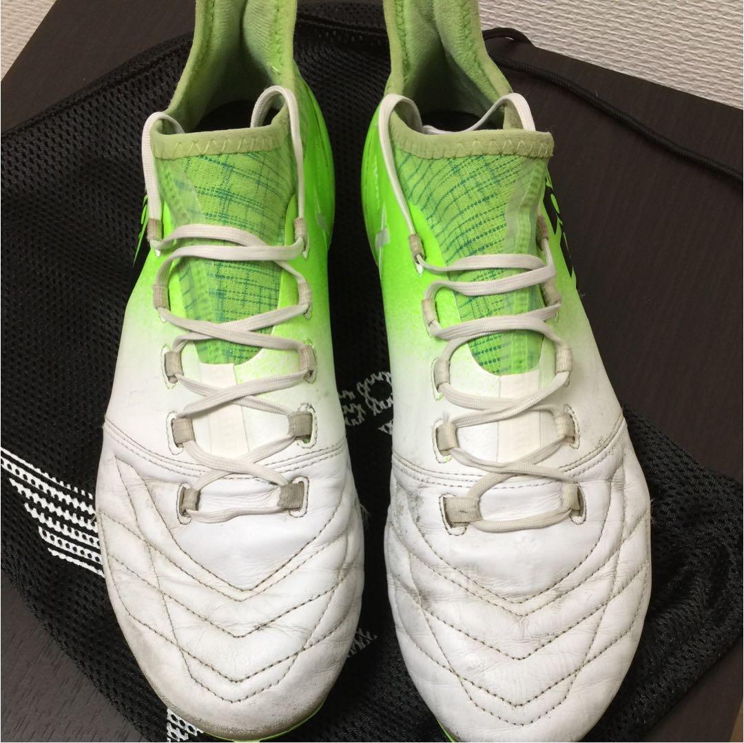 サッカースパイク アディダス 新年までに売りたいです 大セール