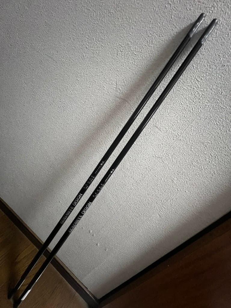 （美品）グラファイトデザイン RAUNE（ラウネ）ｉ９０Ｒ　３３．５インチ　２本