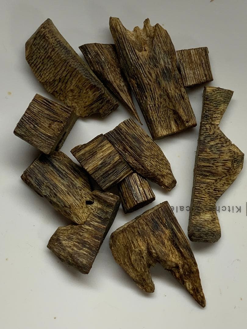 極上緑油伽羅 沈香原木 香木 重さ:10.3g