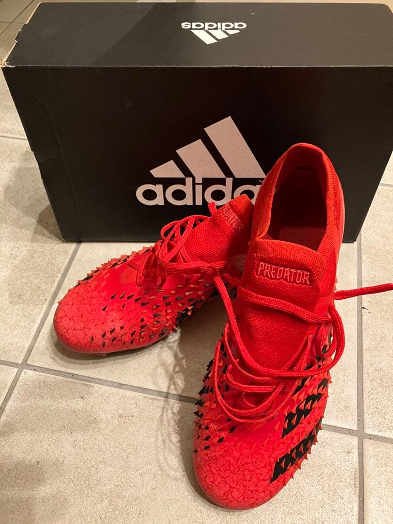 adidas Predator サッカーシューズ レッド