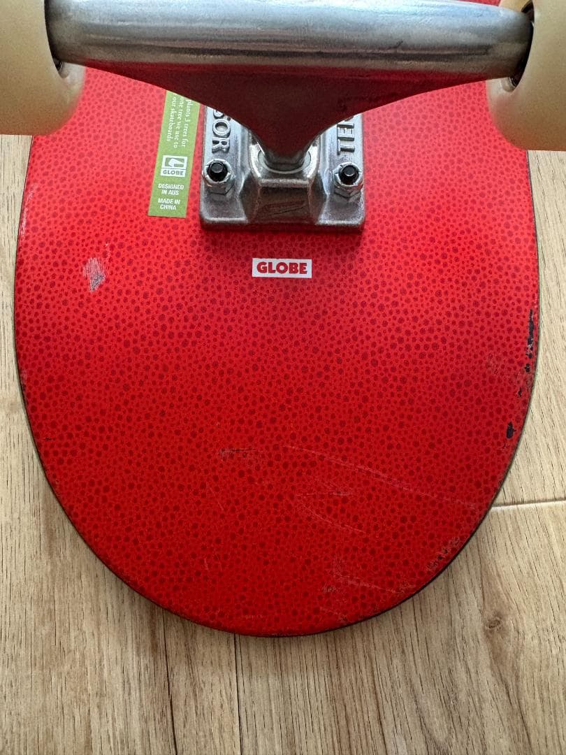 GLOBEスケートボードコンプリートスケボーデッキ Tensorトラック 7.0