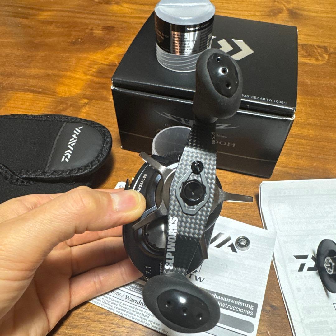 ダイワ スティーズ A2 TW 1000H SLPハンドルカスタム品