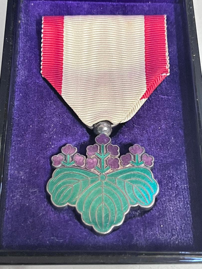 E631 勲章　勲章まとめ売り　勲七等青色桐葉章　 勲八等白色桐葉章