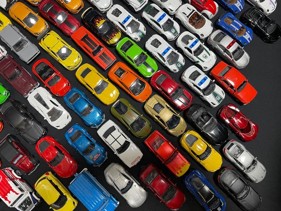 大量　マジョレット製ミニカー　まとめ売り　84台セット　1/64